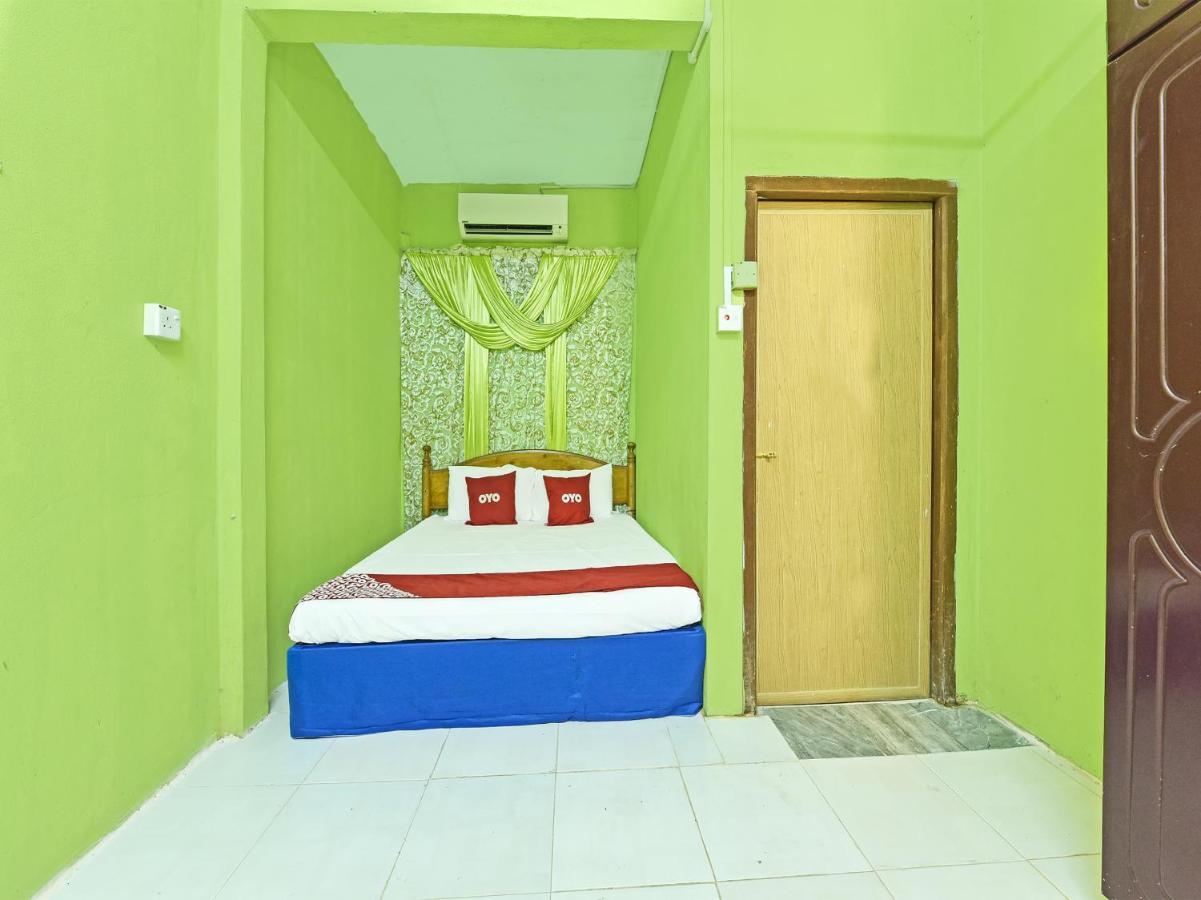 Oyo 90454 Haza Harmoni Guesthouse Kota Bharu Exteriör bild